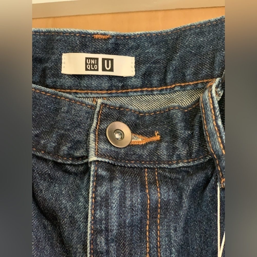 Uniqlo Regular Fit Straight High Rise Jeans in Blue. Size-28X32. Quiet Luxury - Picture 2 of 6